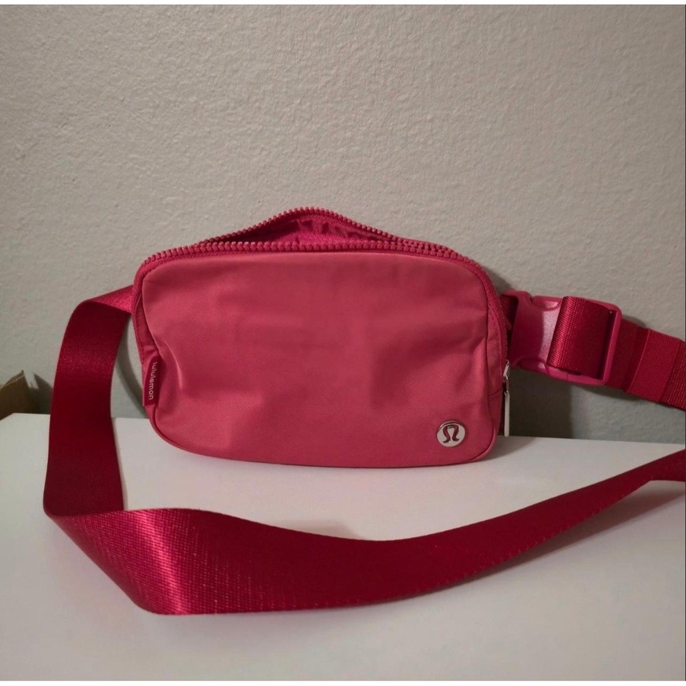 Lululemon Everywhere Belt Bag 1L Pink Adjustable Waist Pack Crossbody Bag